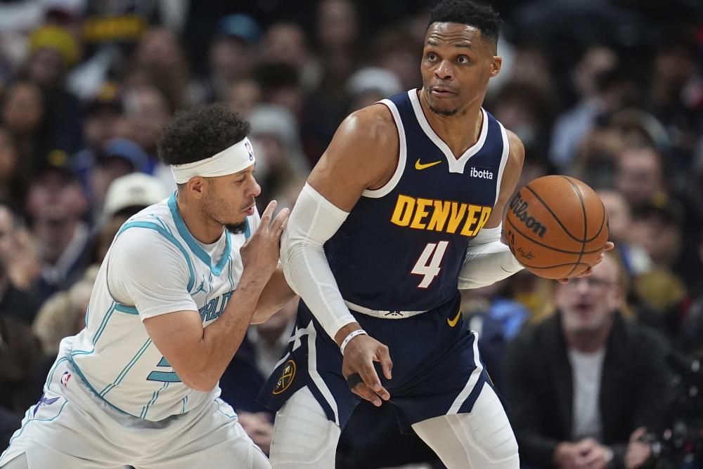 也能向教练 也能向教练